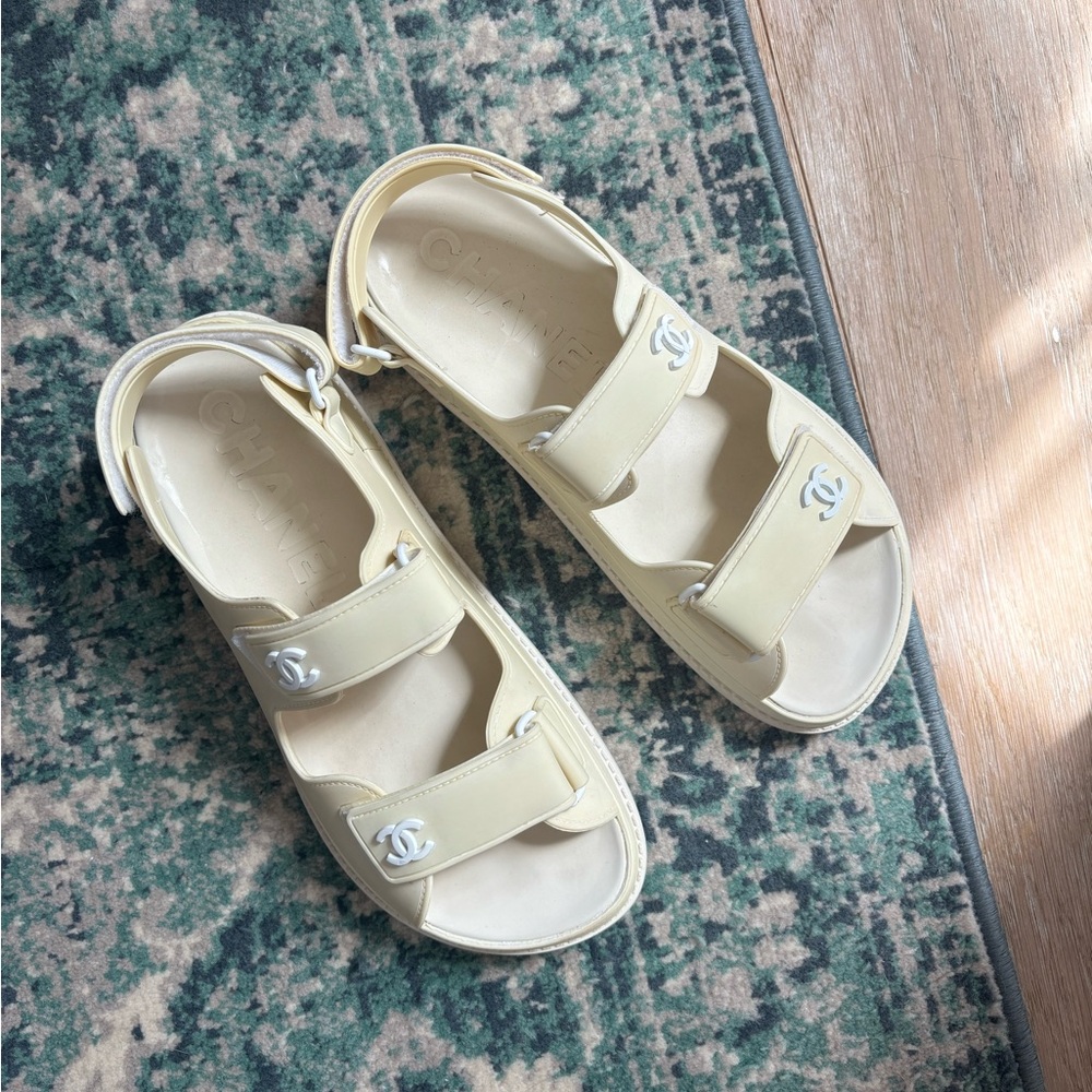 Chanel sandals 39